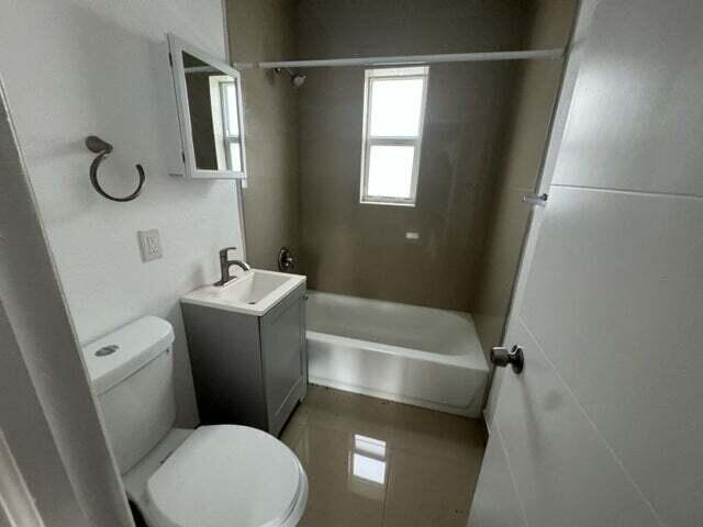 SUNSET PALM VILLAS CONDO - Residential