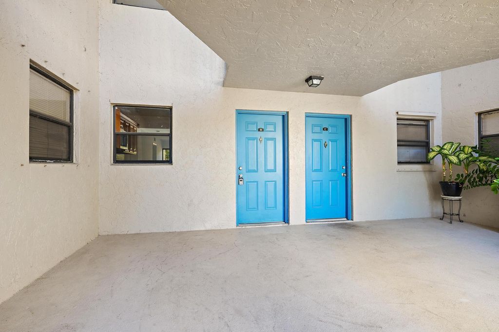 Photo of 1661 Balfour Point Drive #B, West Palm Beach, FL 33411 (MLS # R11167834)