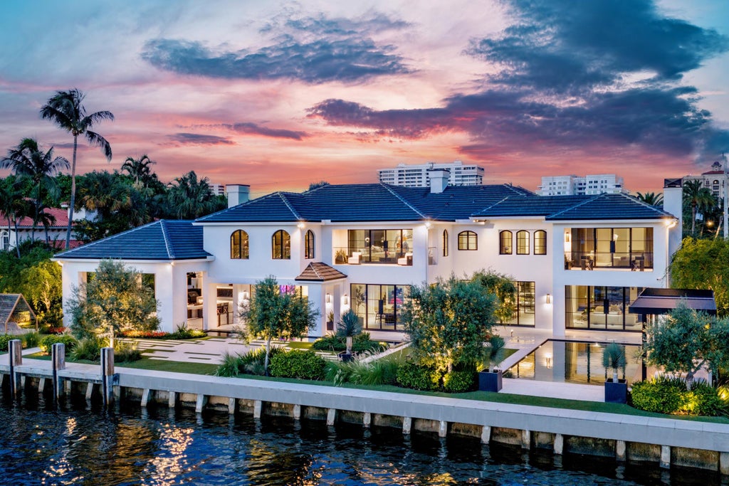 Photo of 2401 Spanish River Road, Boca Raton, FL 33432 (MLS # B26070758)