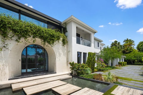 Tiny photo for 2401 Spanish River Road, Boca Raton, FL 33432 (MLS # B26070758)