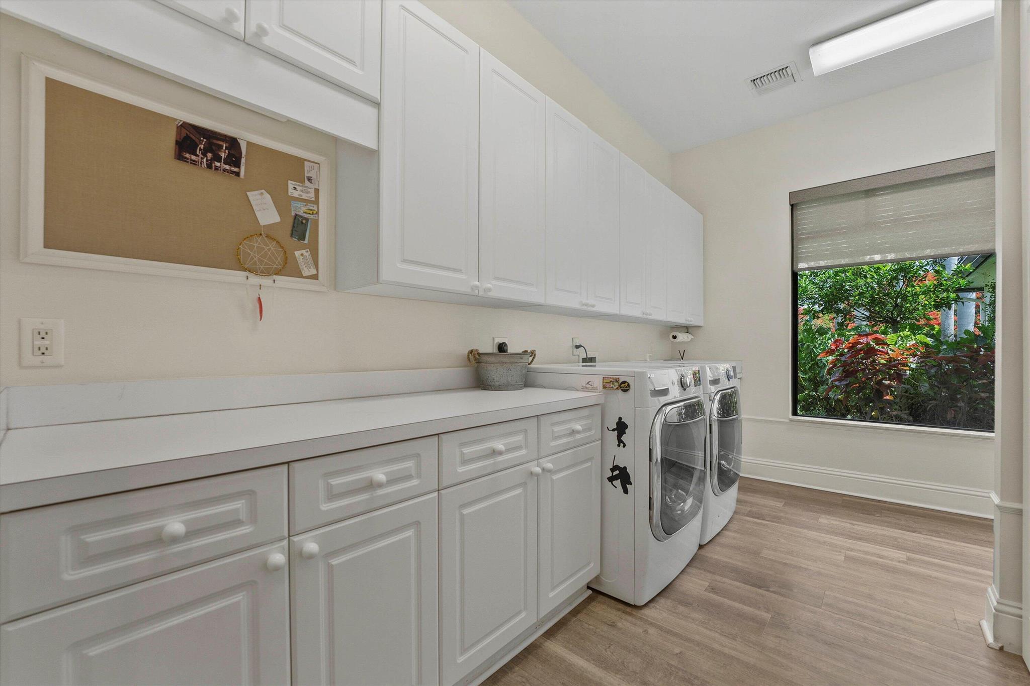 PADDOCK PARK 2 OF WELLING - Residential