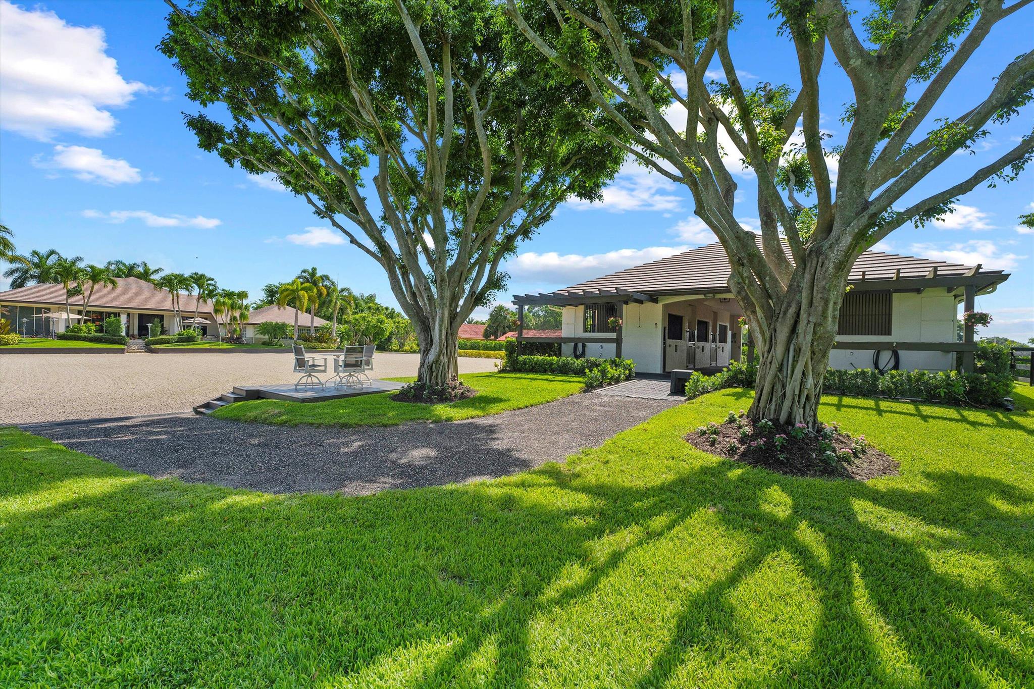 PADDOCK PARK 2 OF WELLING - Residential