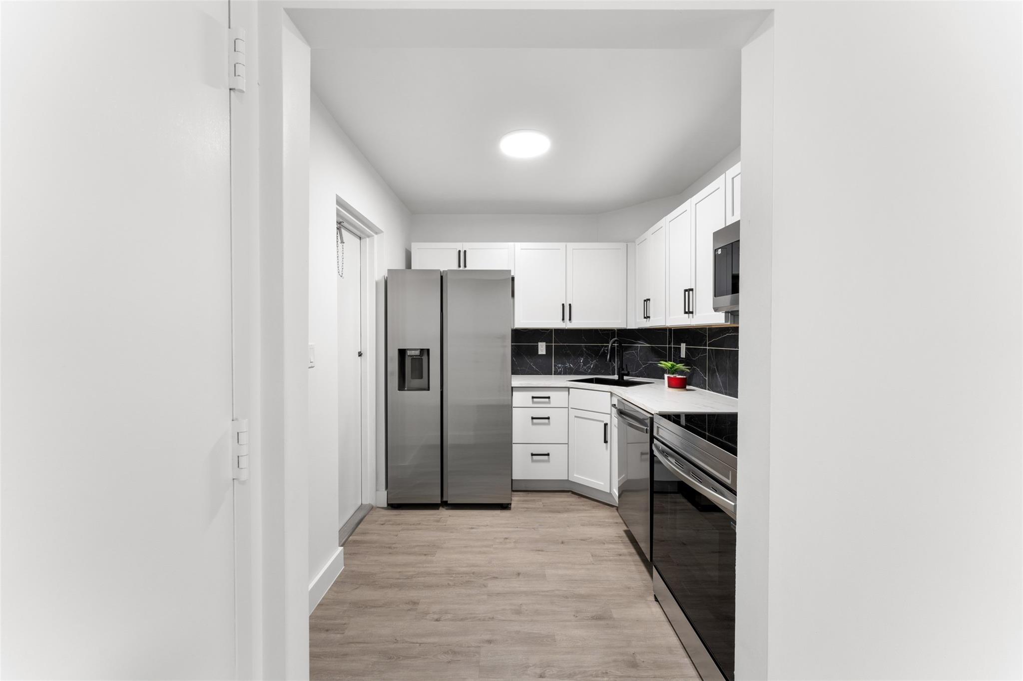 3105 Oakland Shores Dr J110