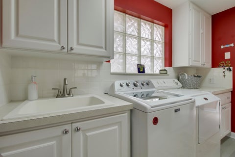 Tiny photo for 925 Magdalena Road, Palm Beach Gardens, FL 33410 (MLS # B26090242)