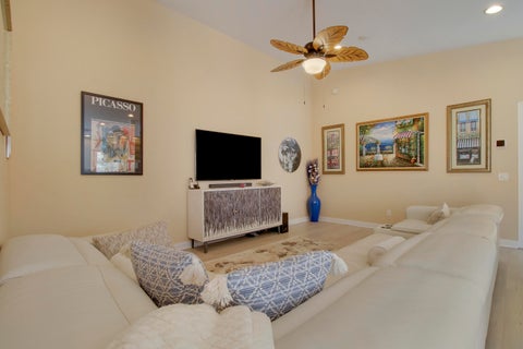 Tiny photo for 925 Magdalena Road, Palm Beach Gardens, FL 33410 (MLS # B26090242)