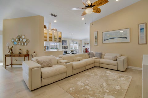 Tiny photo for 925 Magdalena Road, Palm Beach Gardens, FL 33410 (MLS # B26090242)