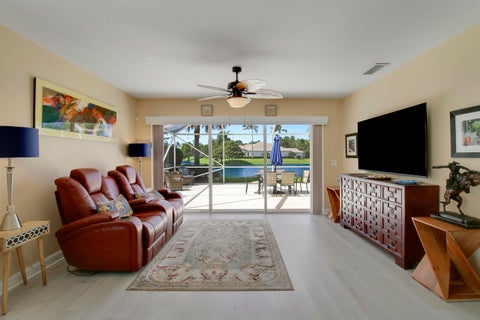 Tiny photo for 925 Magdalena Road, Palm Beach Gardens, FL 33410 (MLS # B26090242)