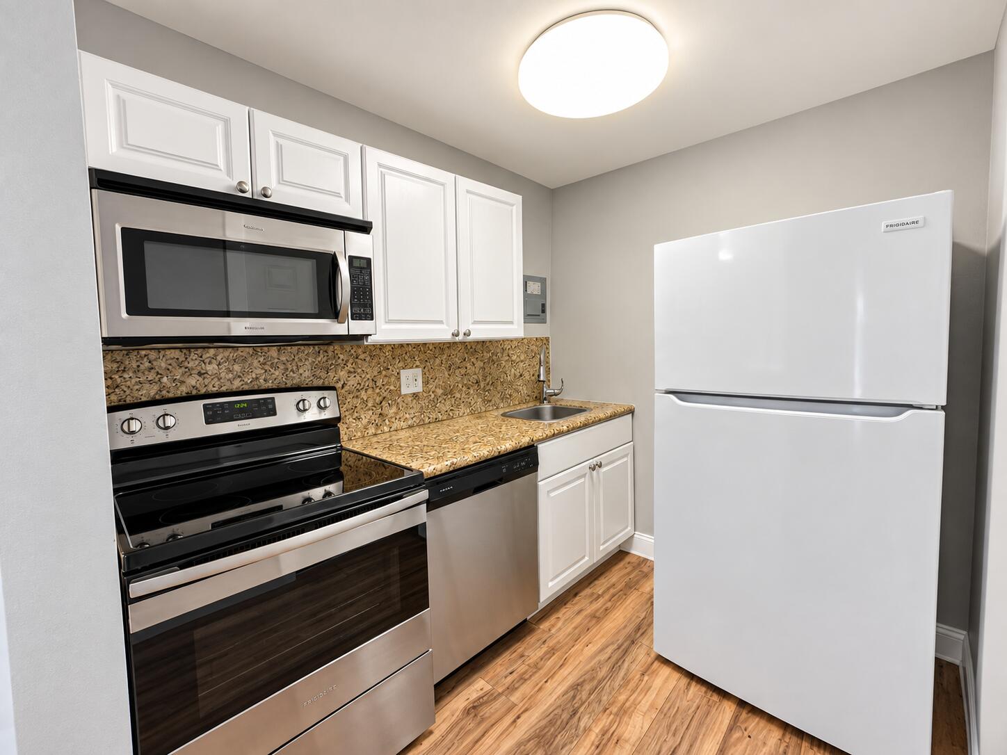 32 Lake Osborne Drive #9