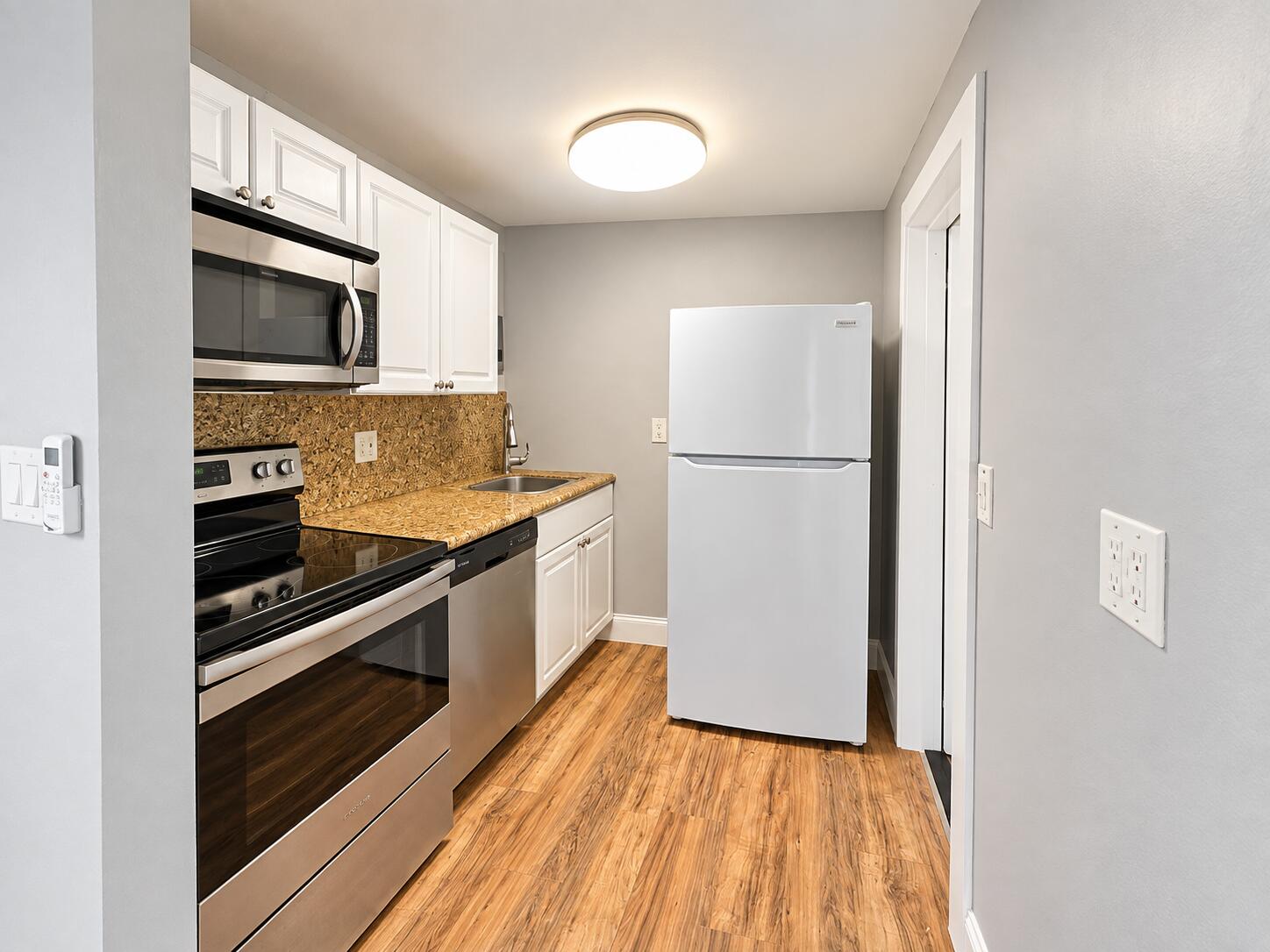 32 Lake Osborne Drive #9