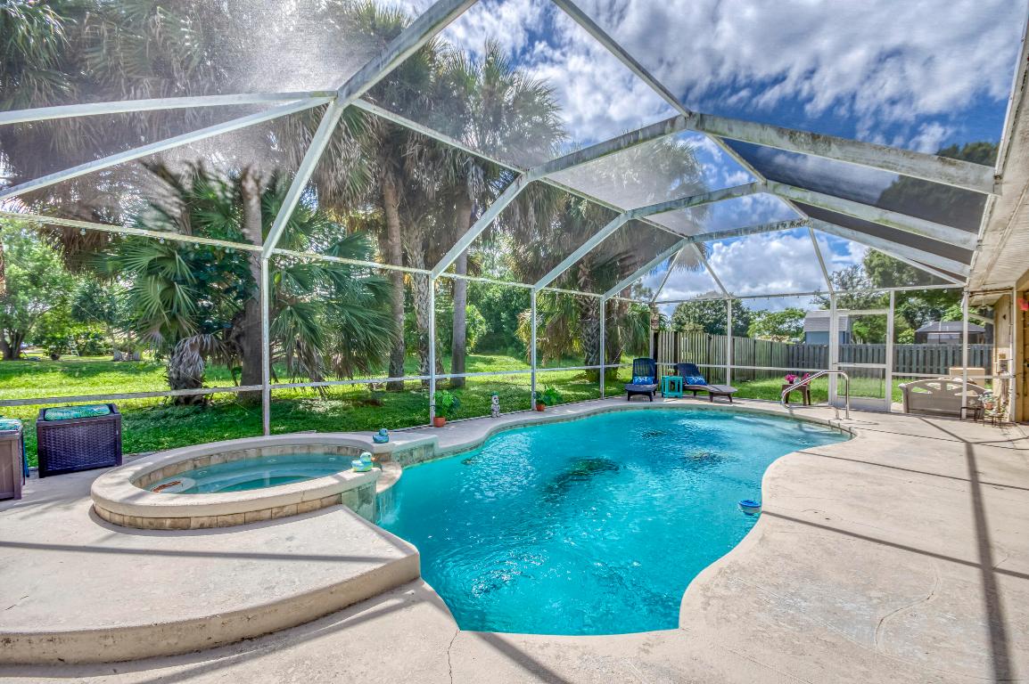 248 SW Marathon Avenue