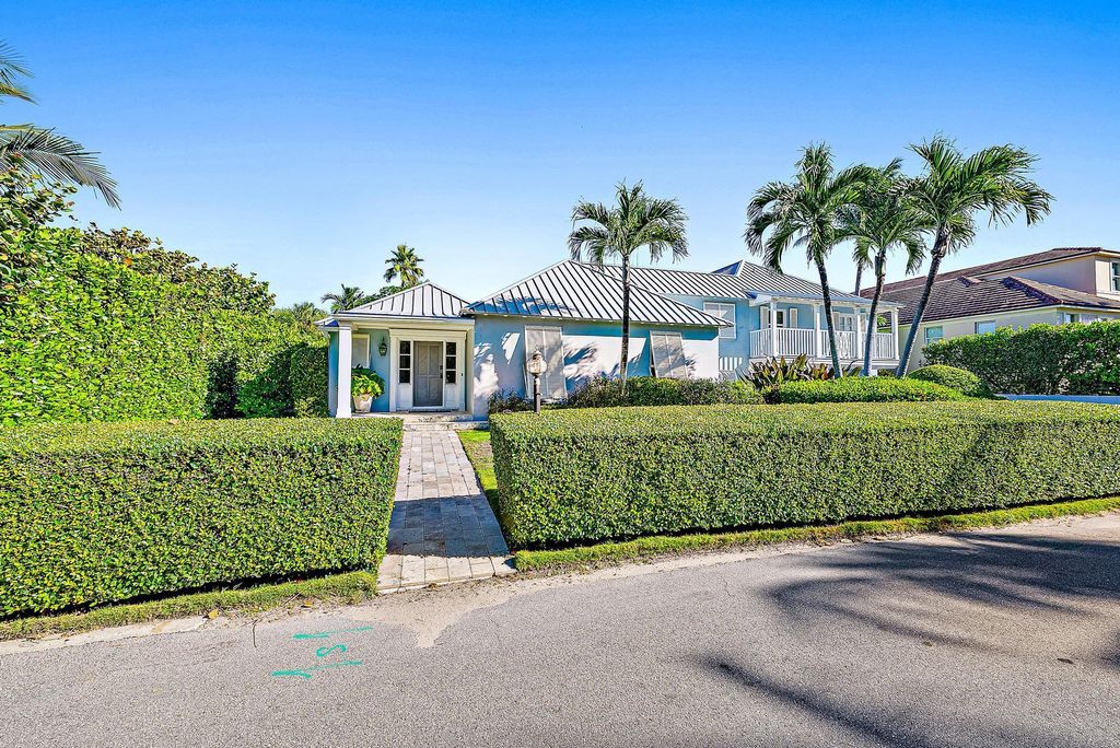 Photo of 111 Reef Road, Palm Beach, FL 33480 (MLS # R10930774)