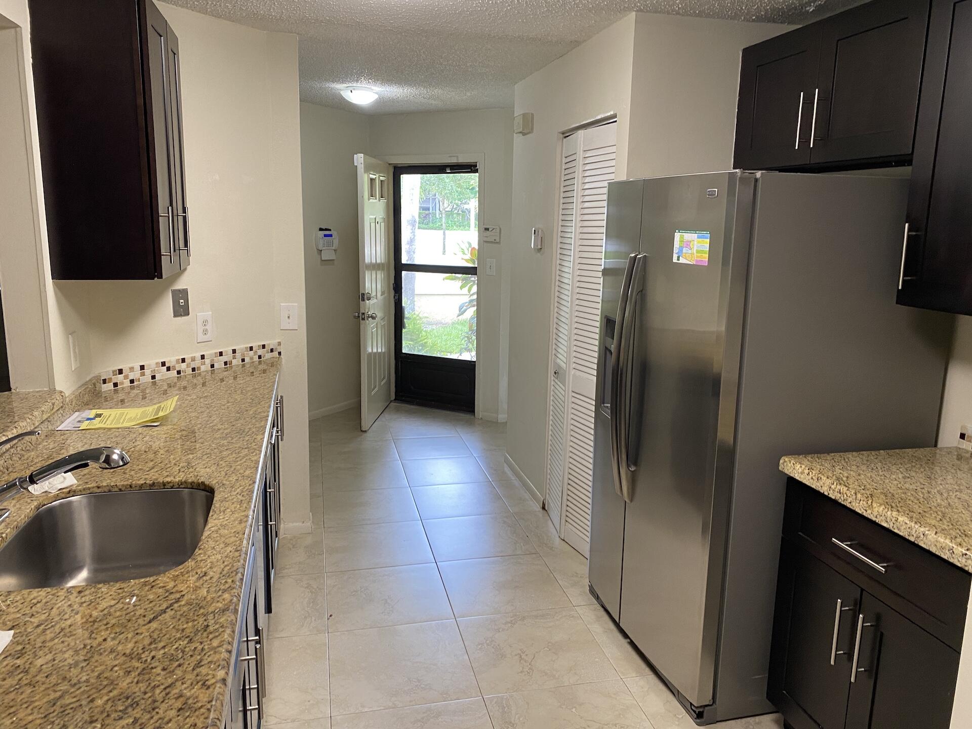 CHATHAM TOWNE AT JACARANDA CONDO - Residential Lease