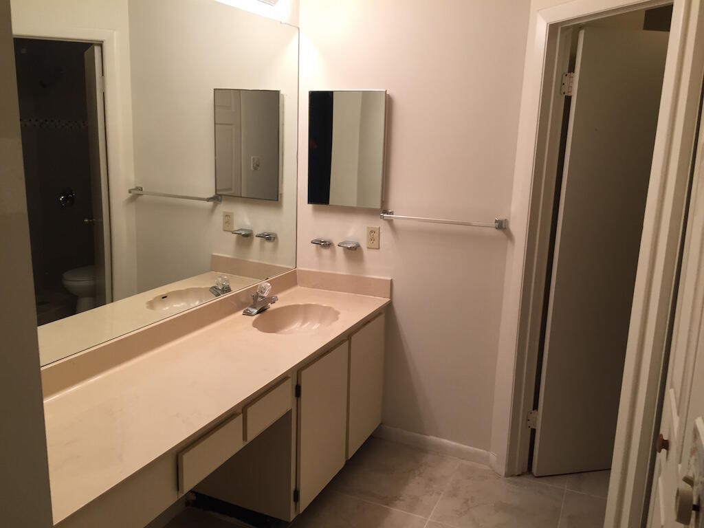 CHATHAM TOWNE AT JACARANDA CONDO - Residential Lease