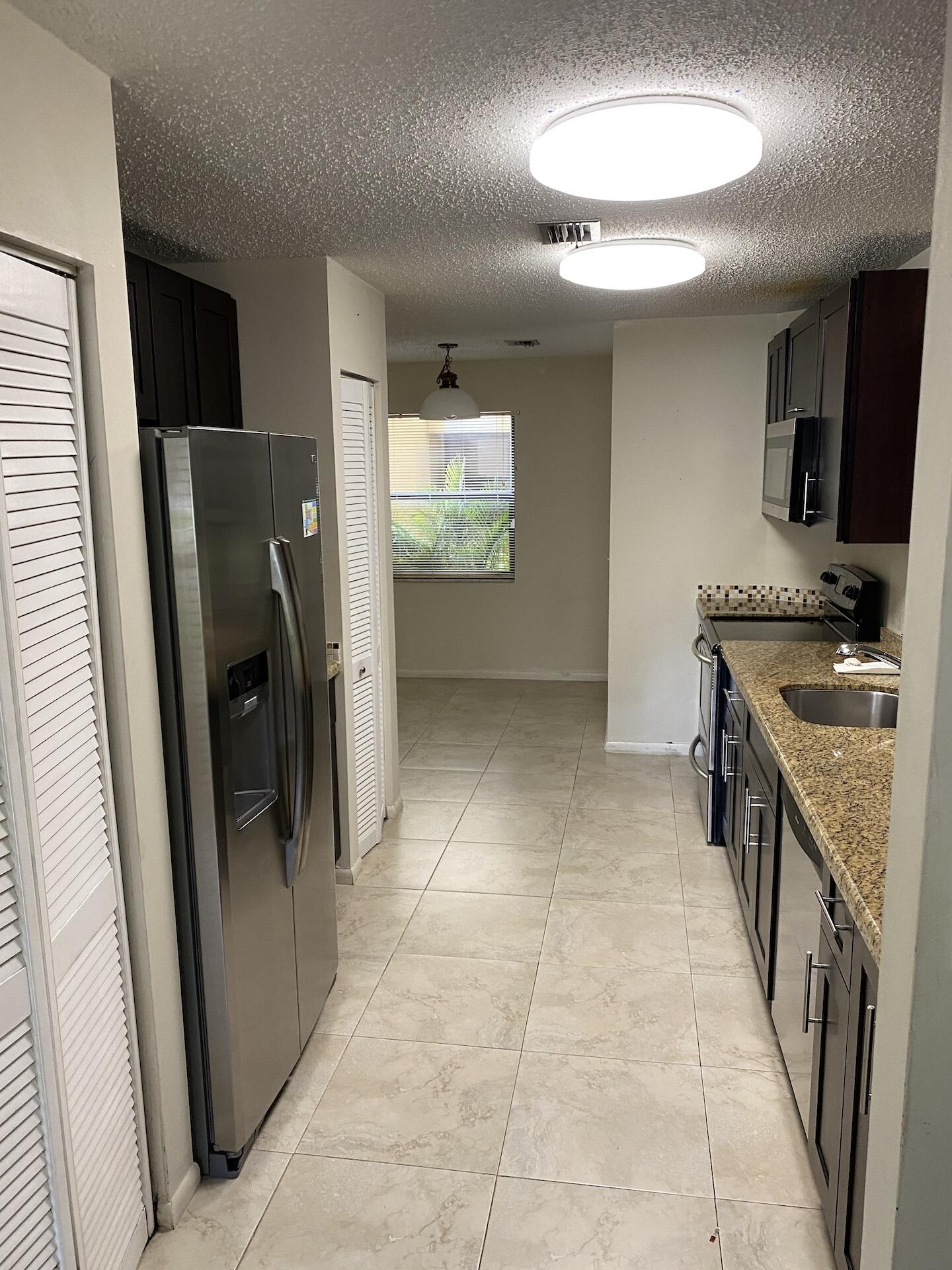 CHATHAM TOWNE AT JACARANDA CONDO - Residential Lease