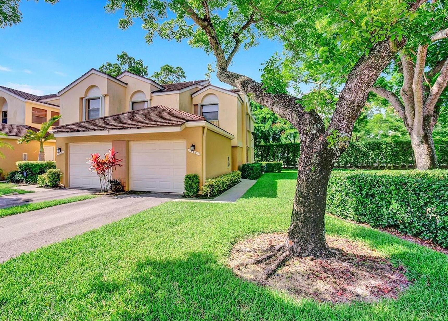 CHATHAM TOWNE AT JACARANDA CONDO - Residential Lease