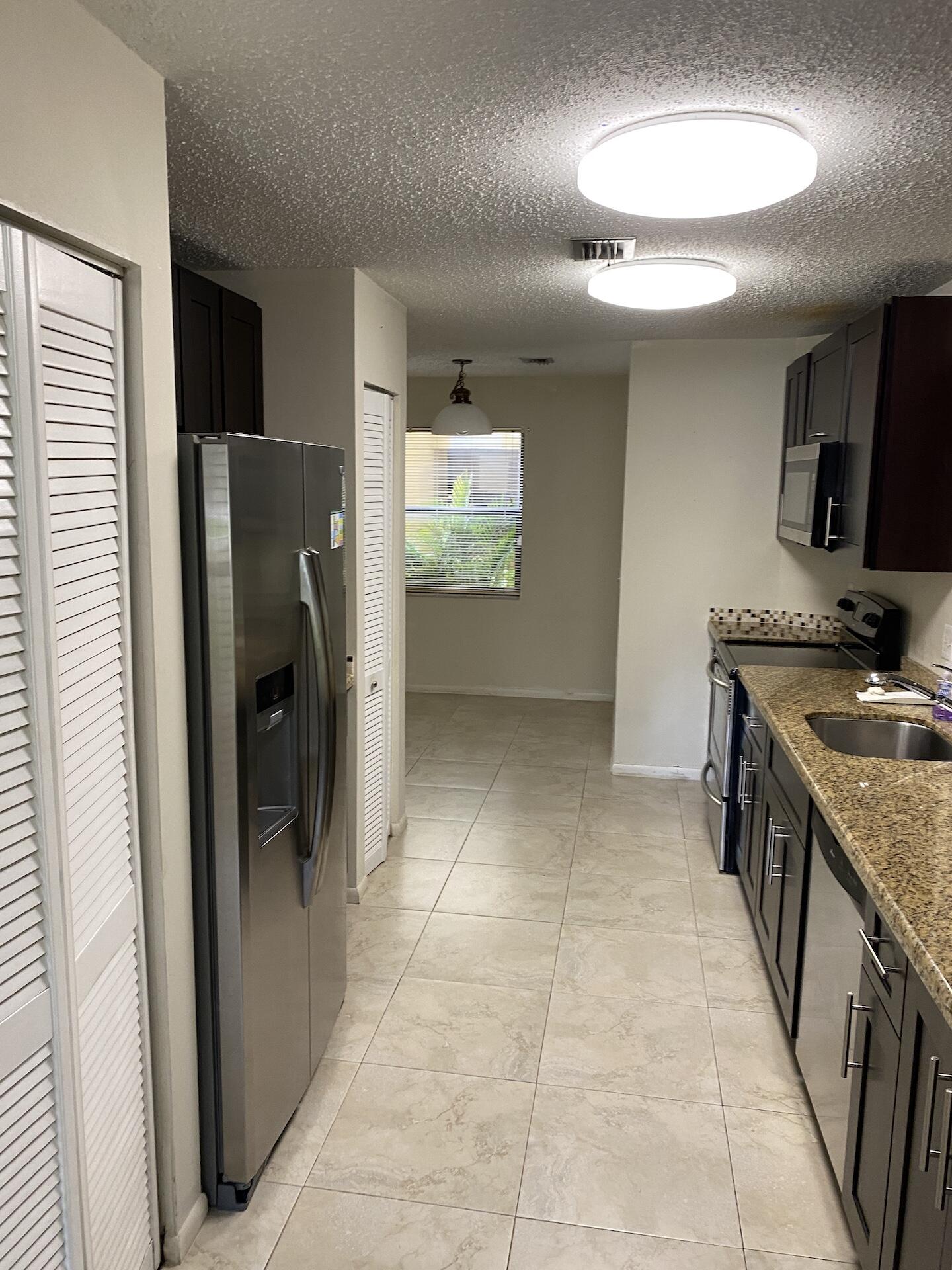 CHATHAM TOWNE AT JACARANDA CONDO - Residential Lease