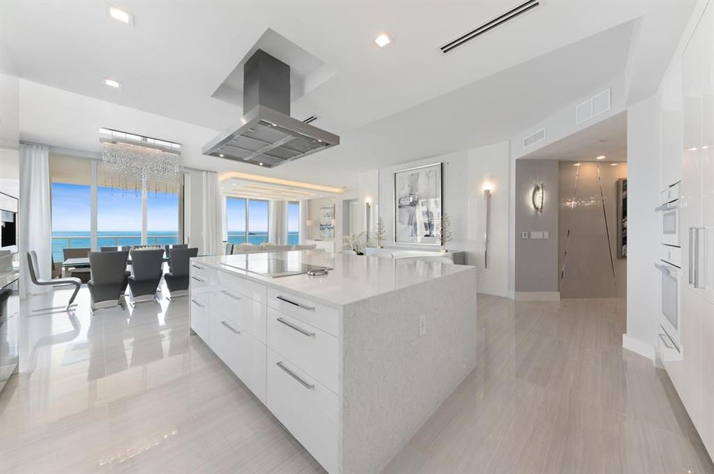 VISTABLUE SINGER ISLAND CONDO - Residential