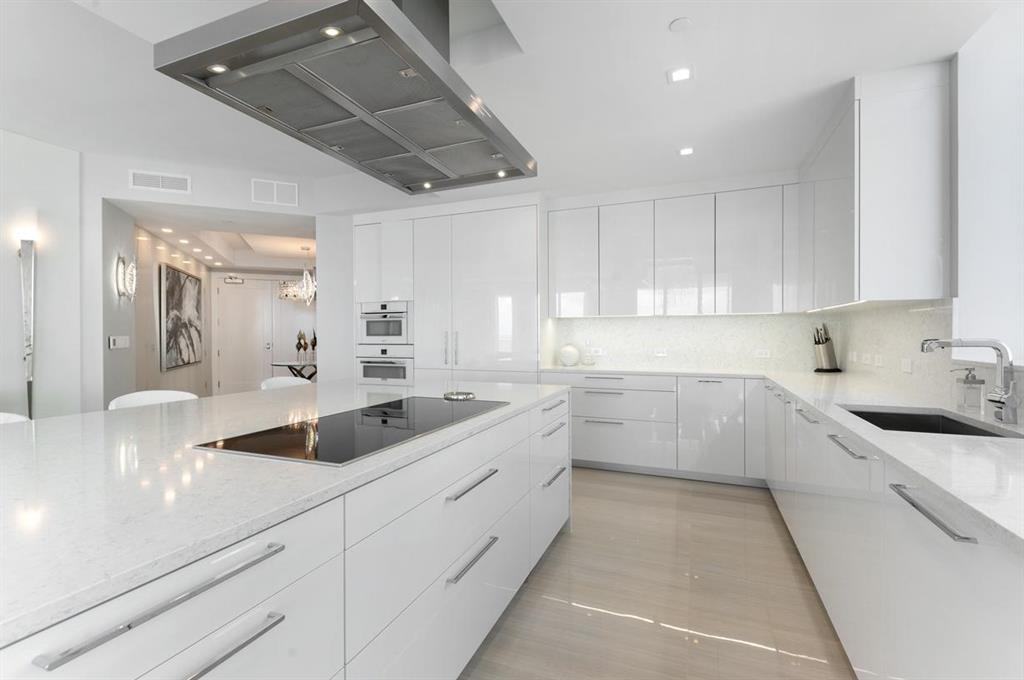 VISTABLUE SINGER ISLAND CONDO - Residential