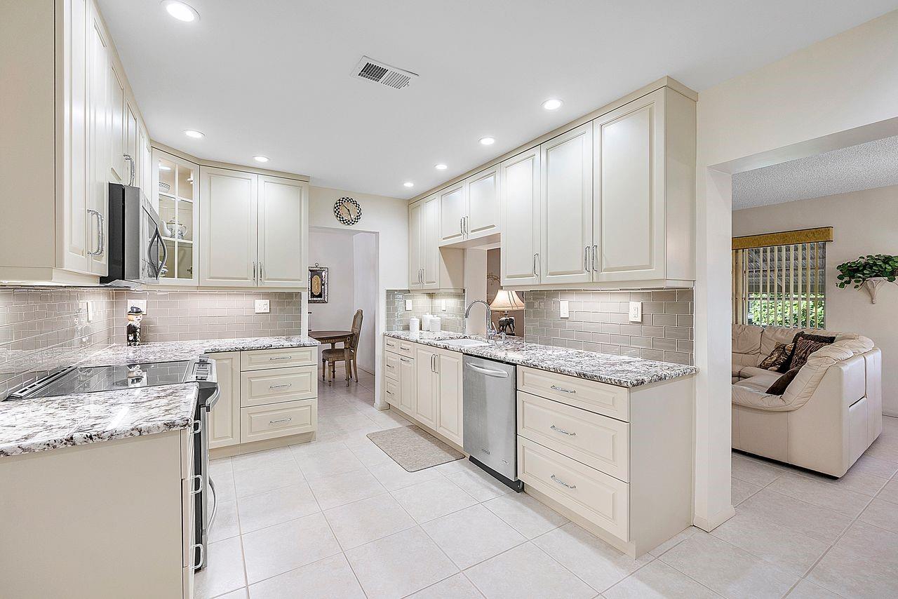 MAINLANDS 10 OF TAMARAC LAKE - Residential