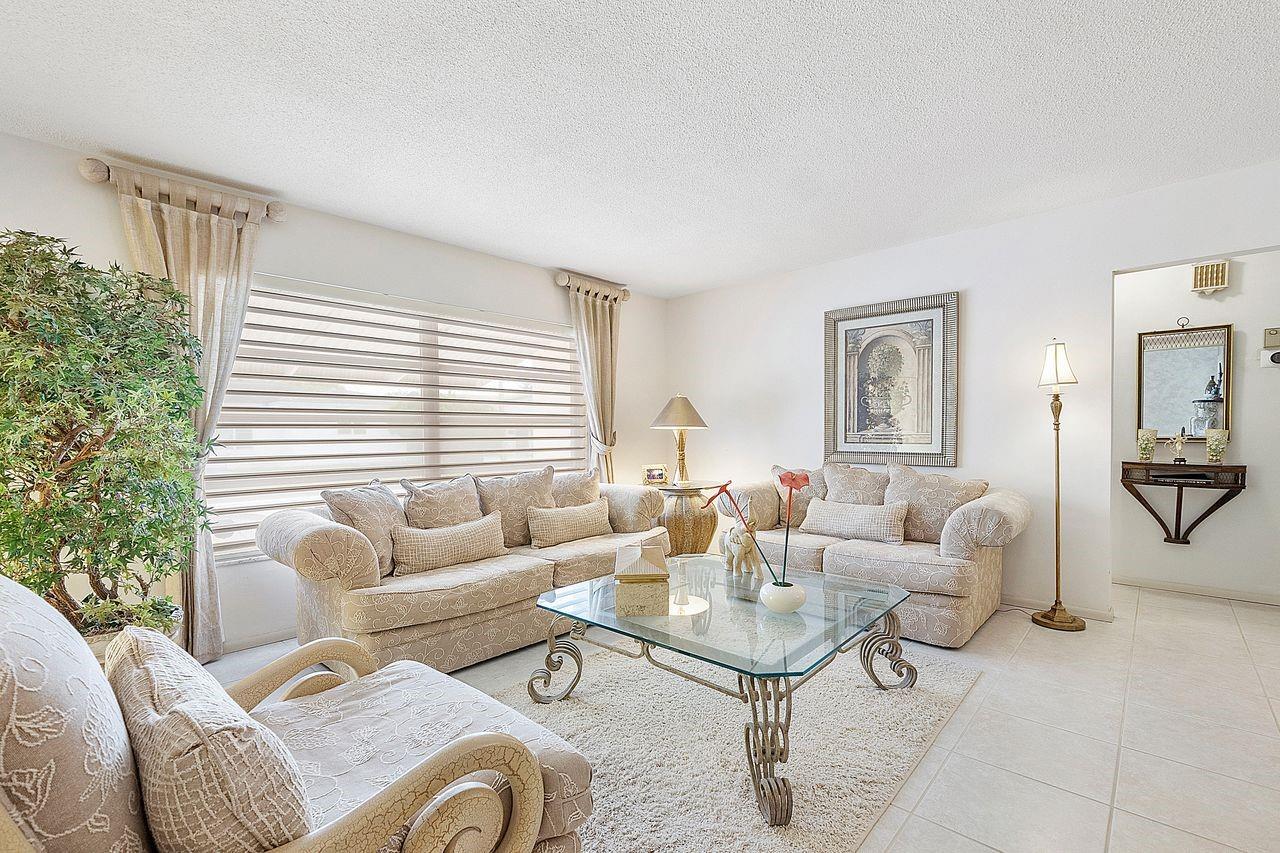 MAINLANDS 10 OF TAMARAC LAKE - Residential