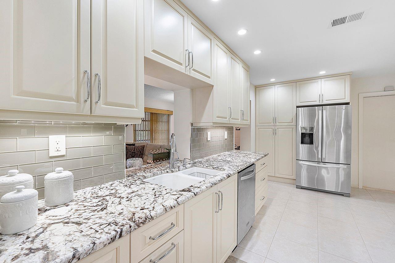 MAINLANDS 10 OF TAMARAC LAKE - Residential