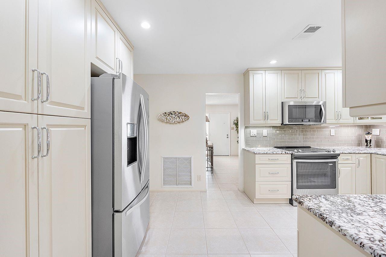 MAINLANDS 10 OF TAMARAC LAKE - Residential