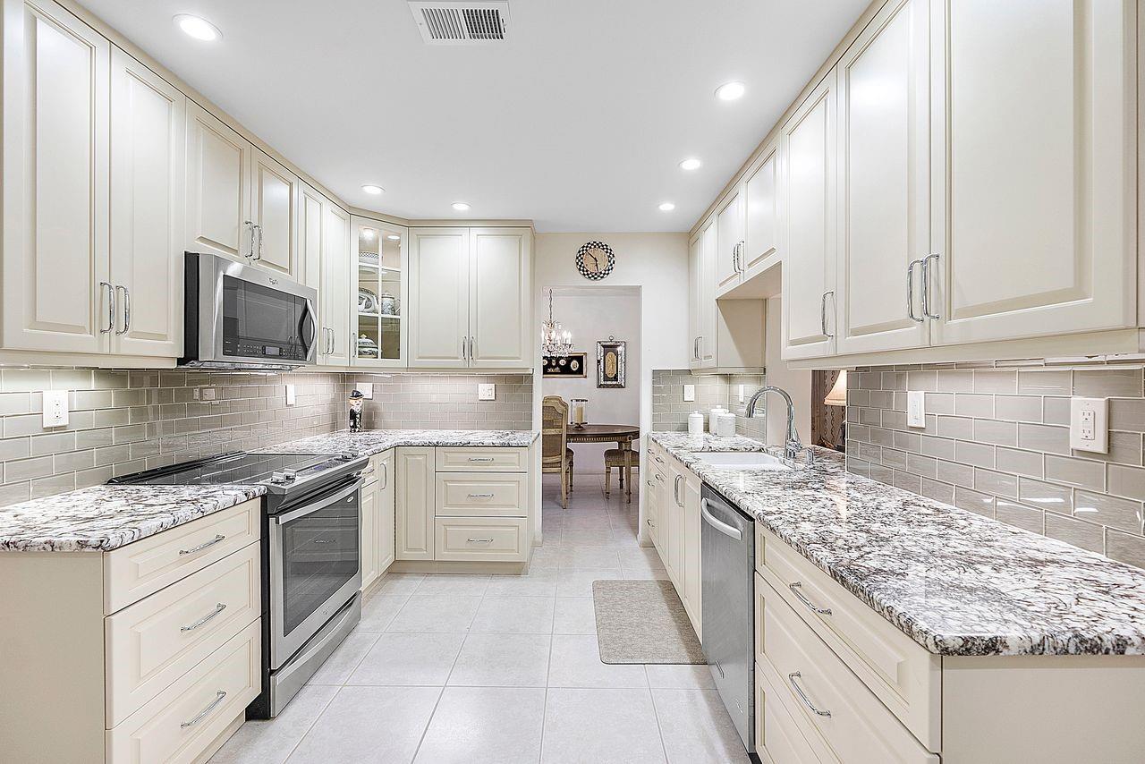 MAINLANDS 10 OF TAMARAC LAKE - Residential