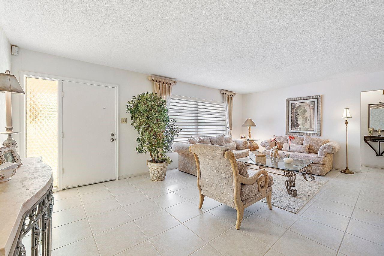 MAINLANDS 10 OF TAMARAC LAKE - Residential