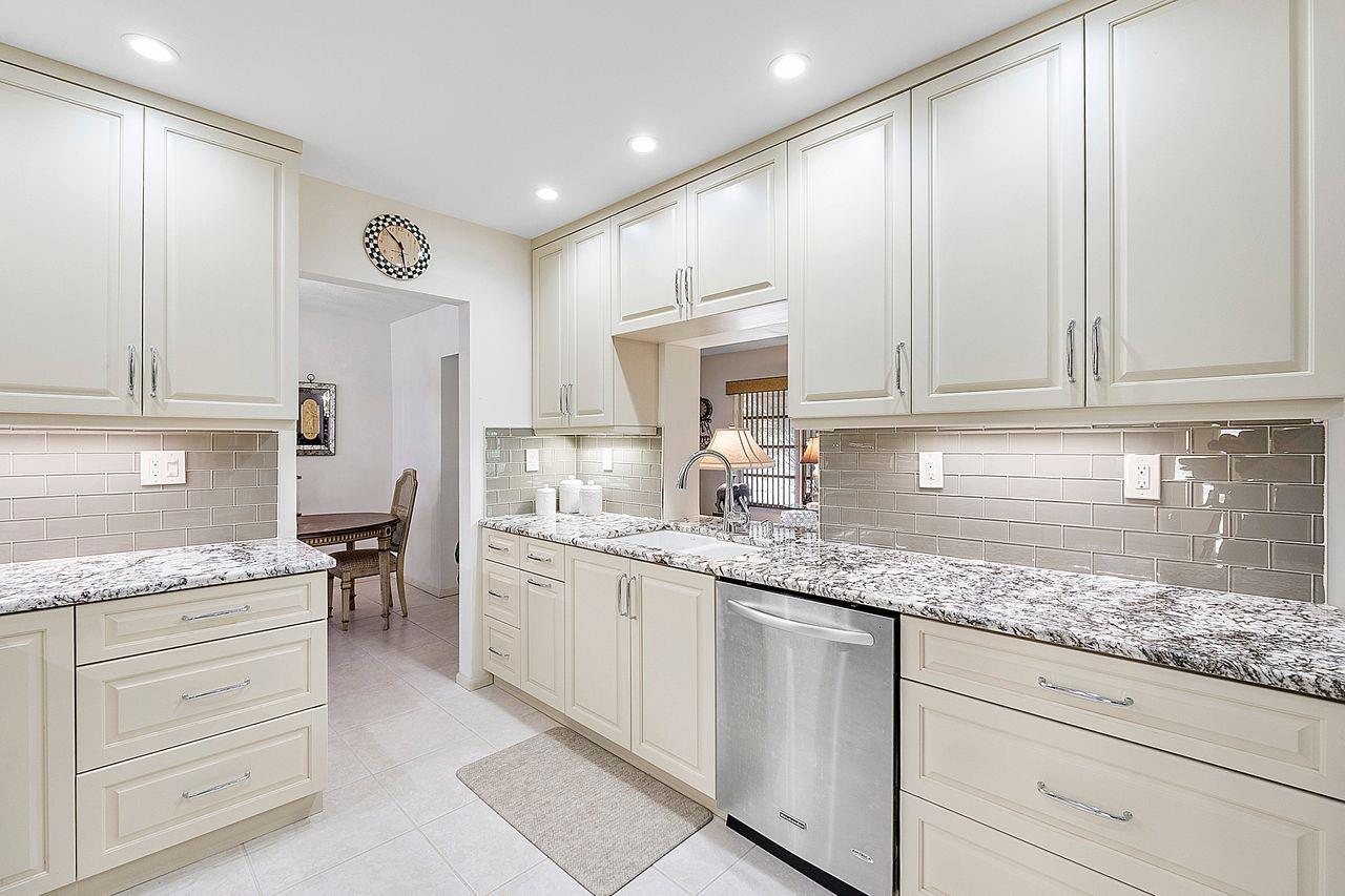 MAINLANDS 10 OF TAMARAC LAKE - Residential