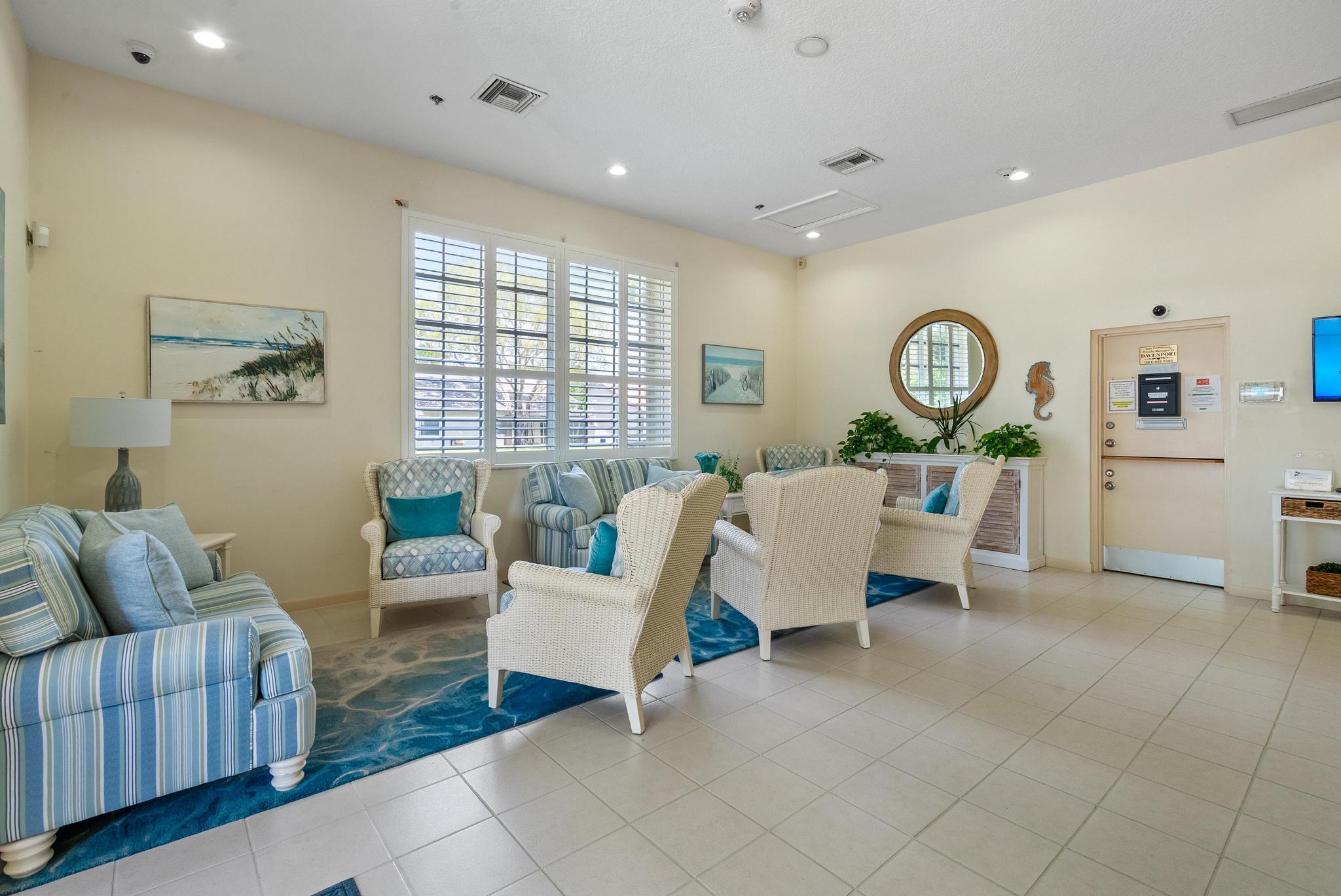 WINDWARD PALM BEACH - Residential