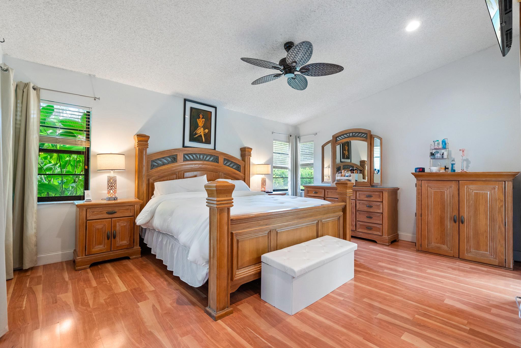 WINDWARD PALM BEACH - Residential