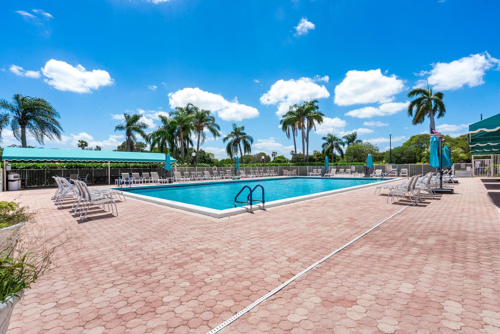 WINDWARD PALM BEACH - Residential