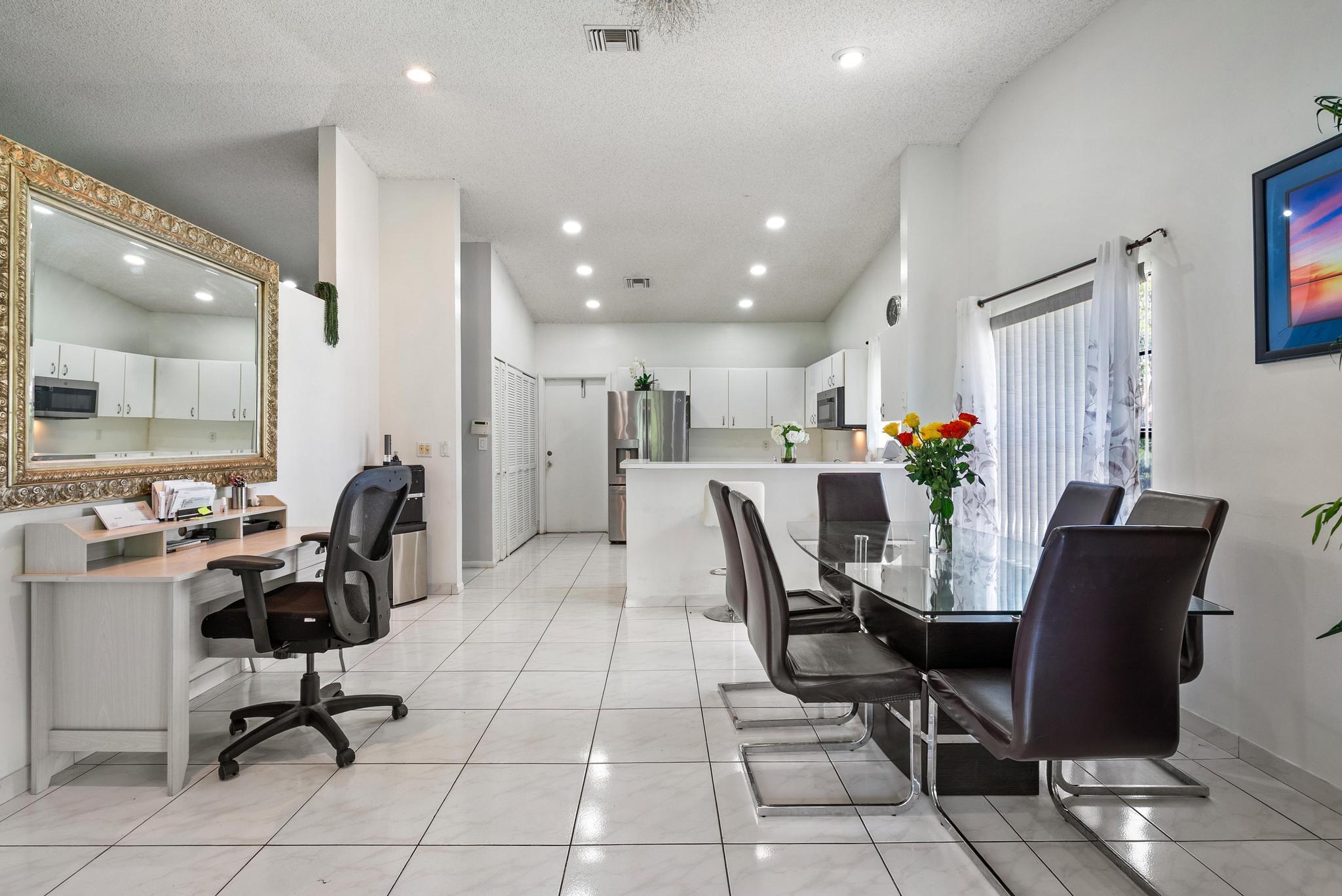 WINDWARD PALM BEACH - Residential