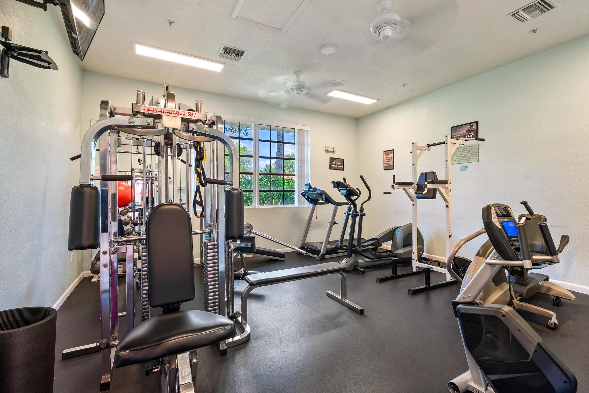 WINDWARD PALM BEACH - Residential