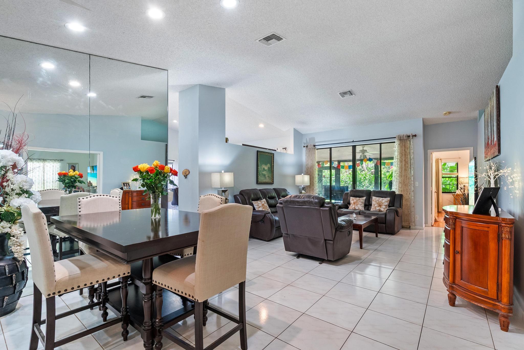 WINDWARD PALM BEACH - Residential