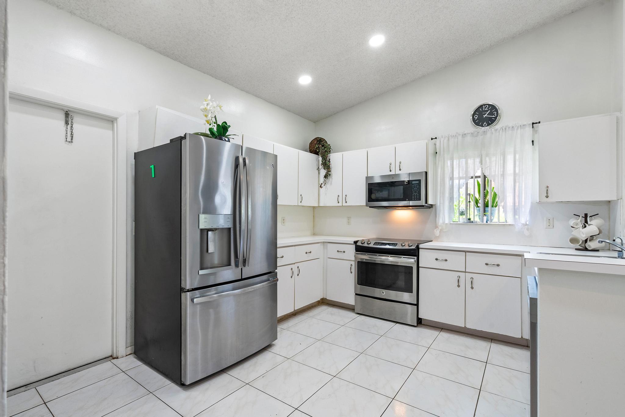 WINDWARD PALM BEACH - Residential