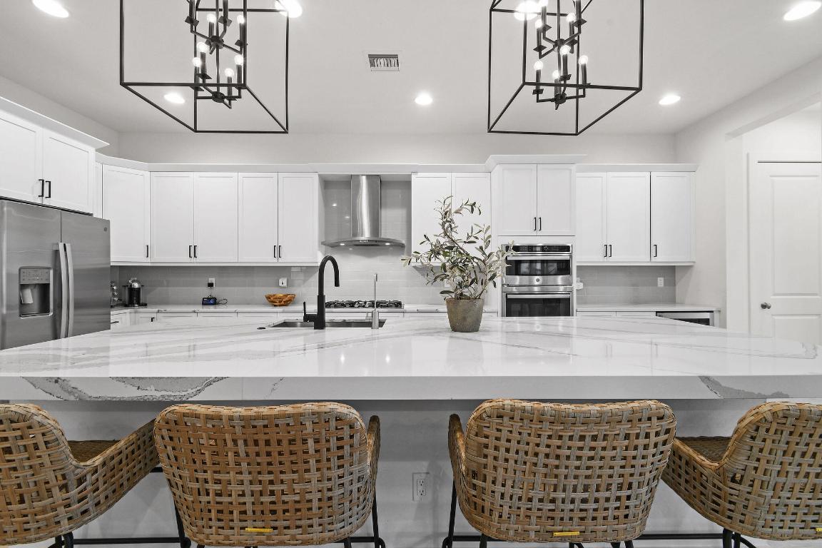 ALTON NEIGHBORHOOD - Residential