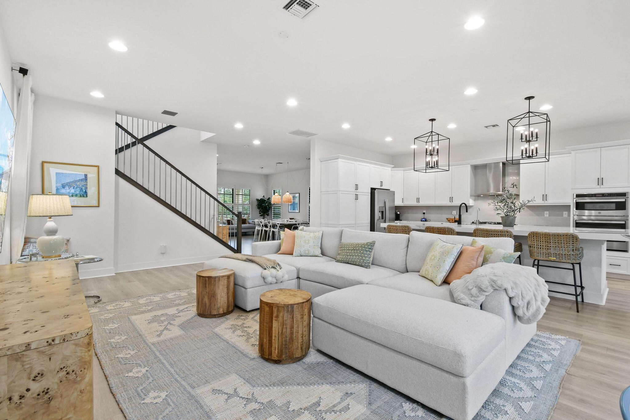 ALTON NEIGHBORHOOD - Residential