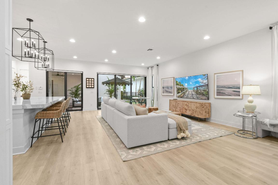 ALTON NEIGHBORHOOD - Residential