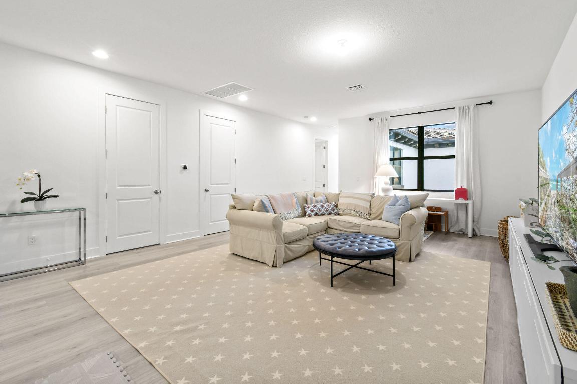 ALTON NEIGHBORHOOD - Residential