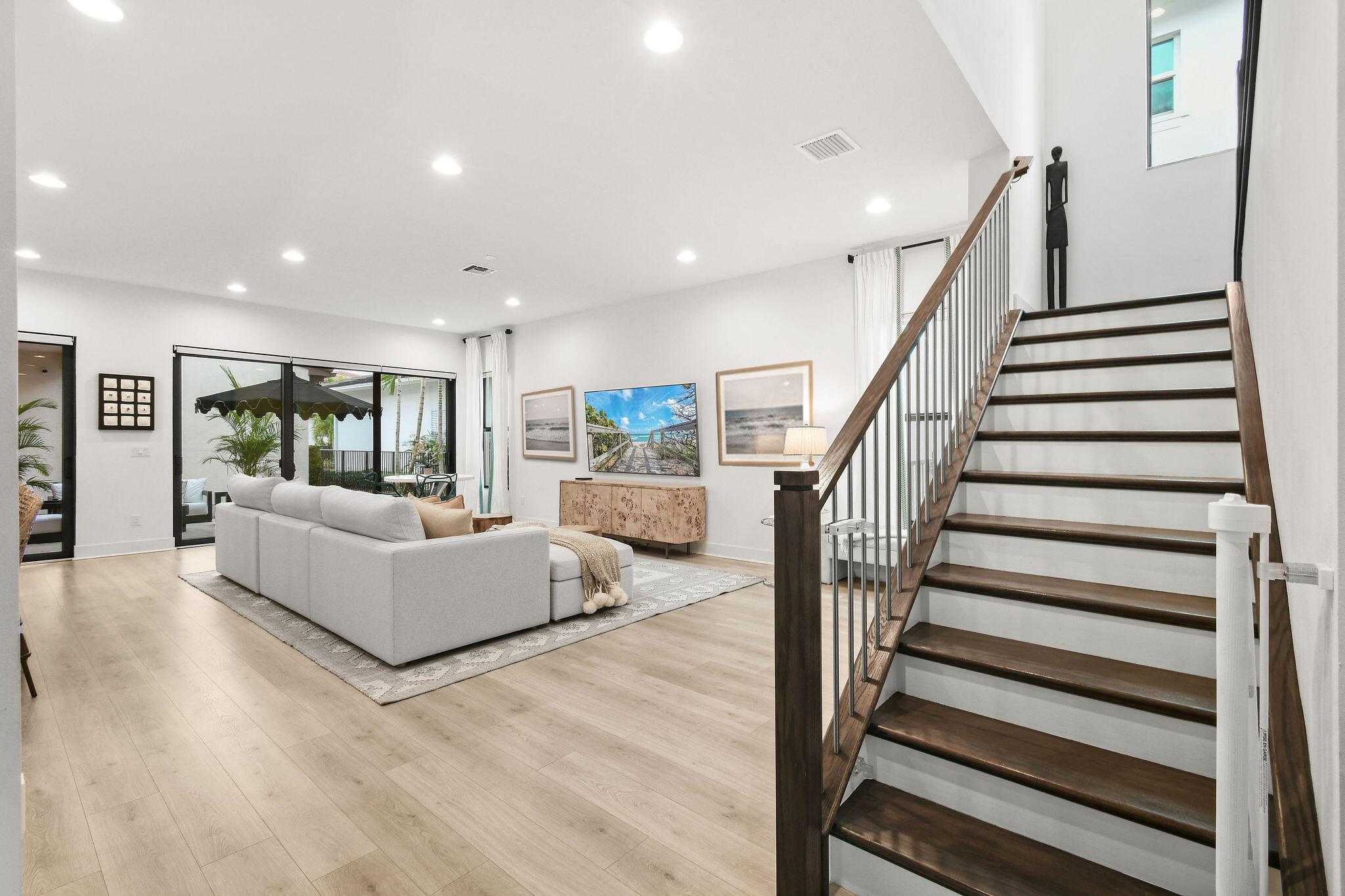 ALTON NEIGHBORHOOD - Residential