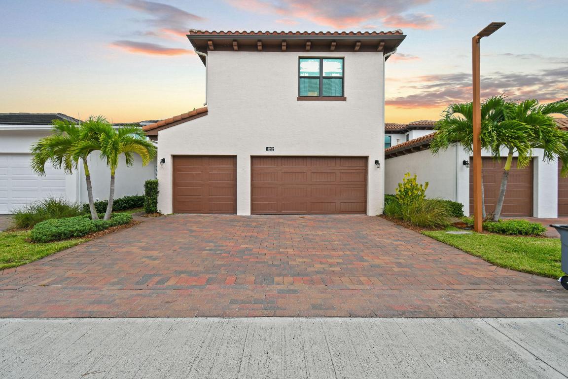 ALTON NEIGHBORHOOD - Residential