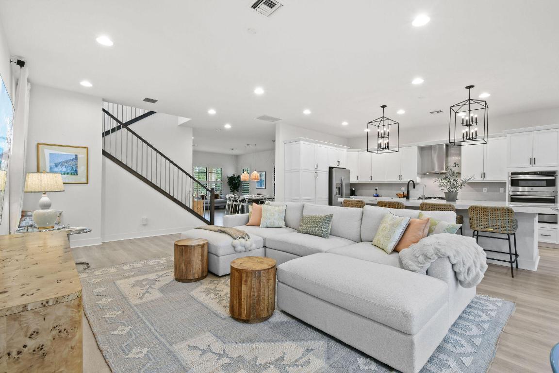 ALTON NEIGHBORHOOD - Residential