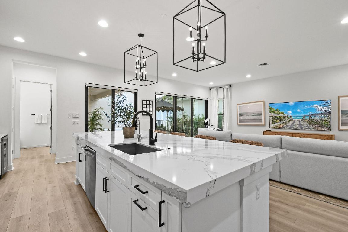 ALTON NEIGHBORHOOD - Residential