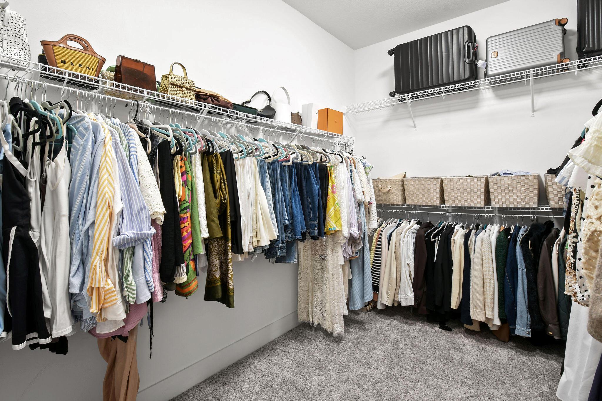 ALTON NEIGHBORHOOD - Residential