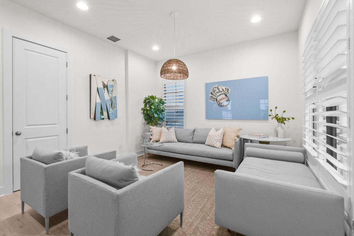 ALTON NEIGHBORHOOD - Residential