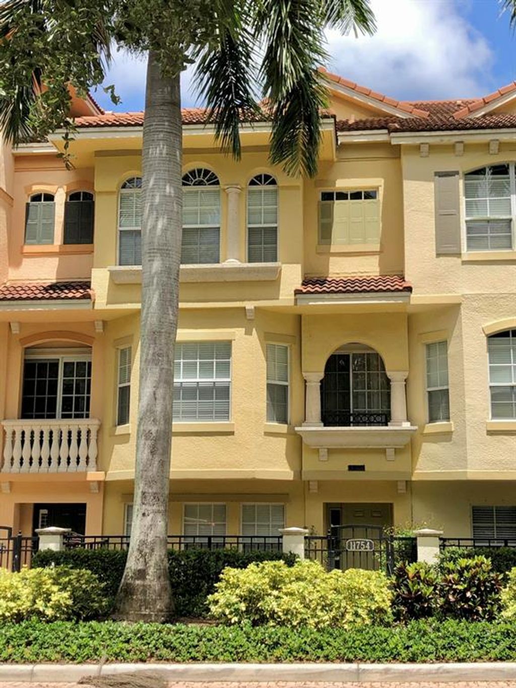 Photo of 11754 Valencia Gardens Avenue, Palm Beach Gardens, FL 33410 (MLS # R10736627)