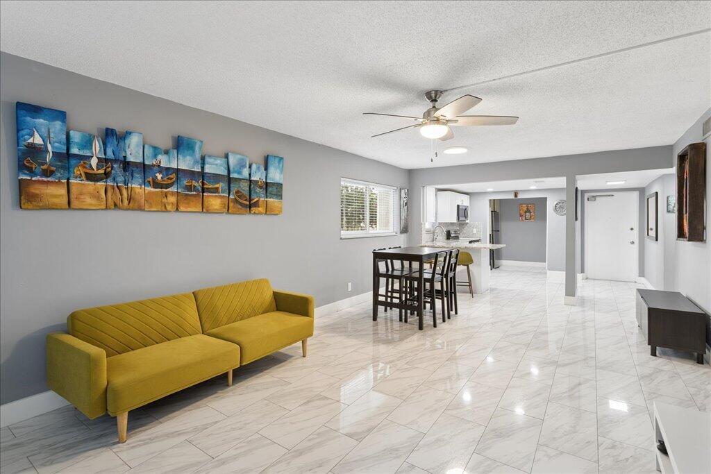 6600 ROYAL PALM Boulevard 215B