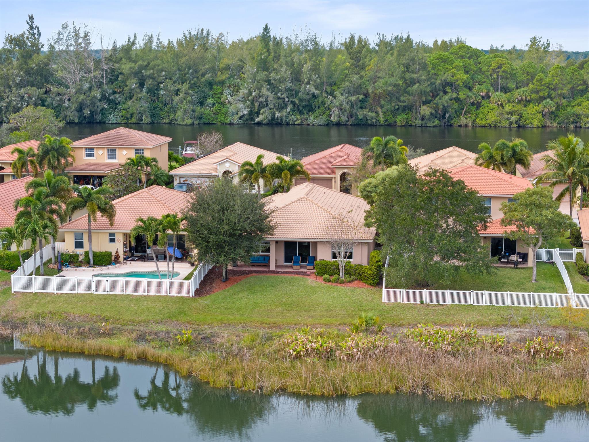 RIVER MARINA - Residential