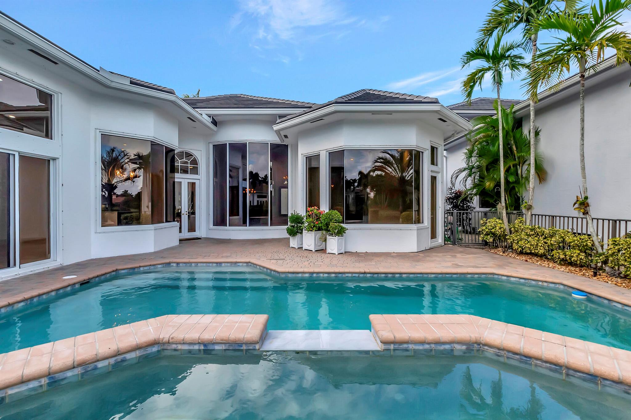 LANDINGS AT WOODFIELD COU - Residential